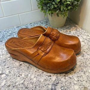 Vintage Connie chunky leather wooden brown clogs 1970’s womens size 10